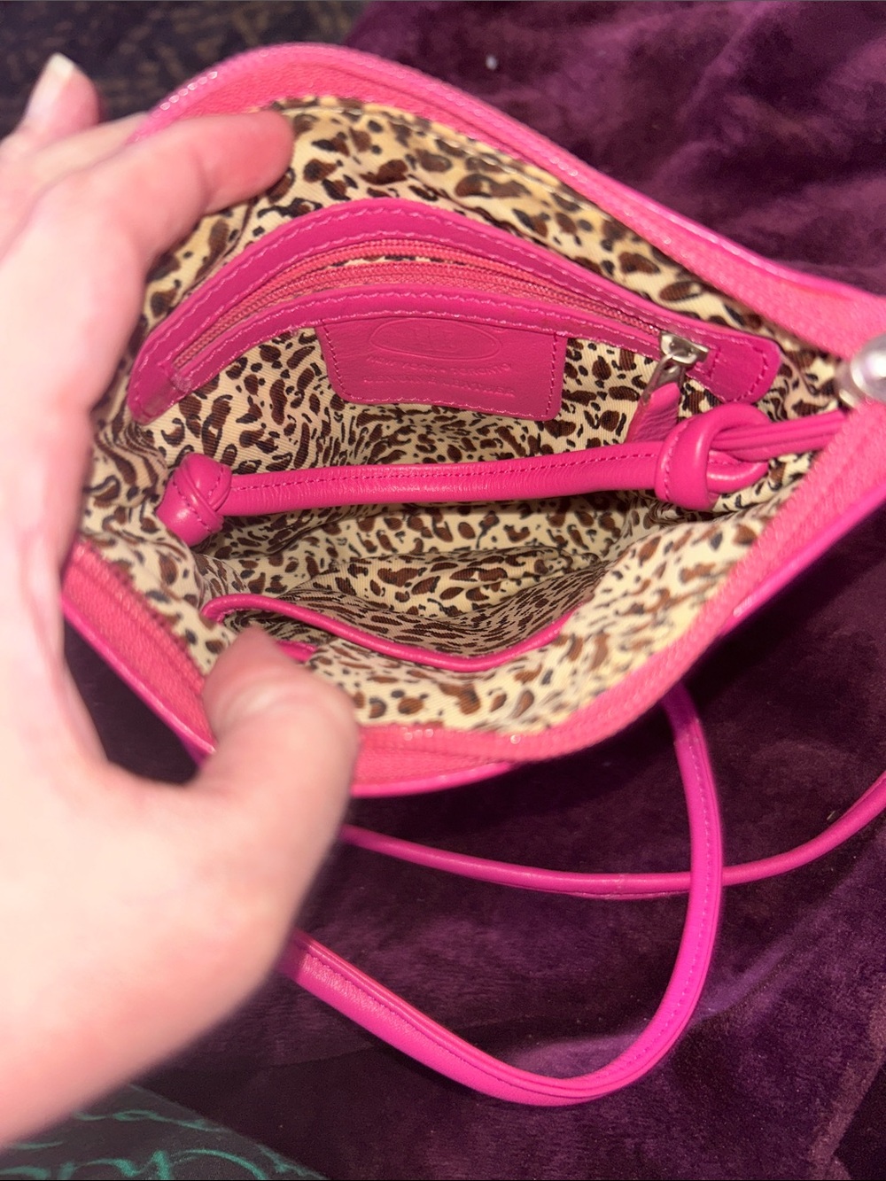 iLi Vibrant Pink Leather Crossbody Bag NWOT - Picture 7 of 10